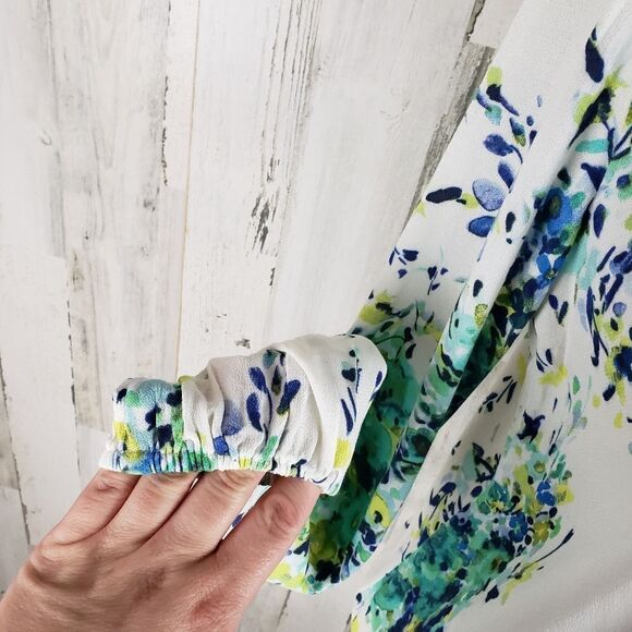 Lovestitch Floral Wrap Front Top Sz S - Picture 5 of 11